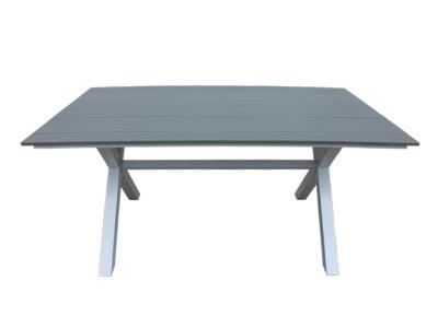 Mesa de comedor de madera plástica rectangular para exteriores con patas en X
