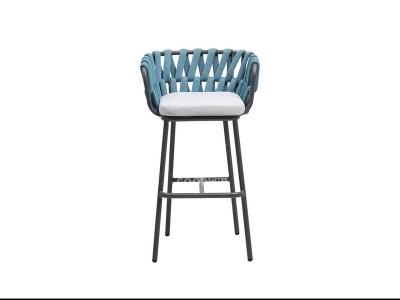 Silla alta con estructura de aluminio y barra de cuerda tejida para exteriores